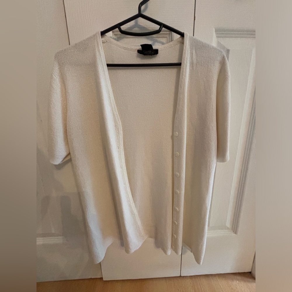 Short sleeve sweater